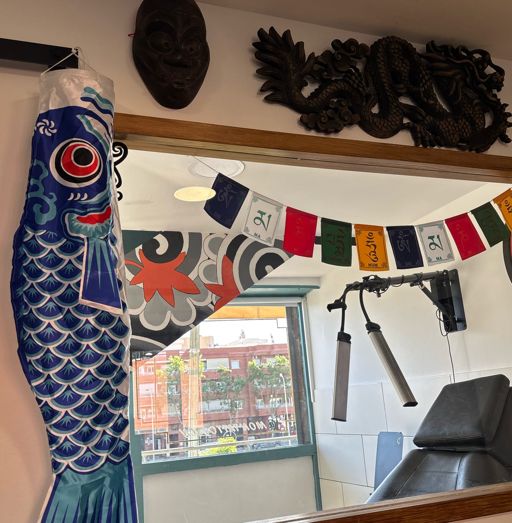 Fotos de stock gratuitas de a través de la ventana, al aire libre, alféizar