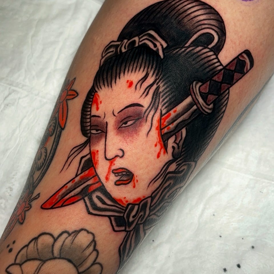 Tatuajes japoneses y ornamentales personalizados en Badalona. Erre Tattoo, creatividad y técnica en cada diseño.