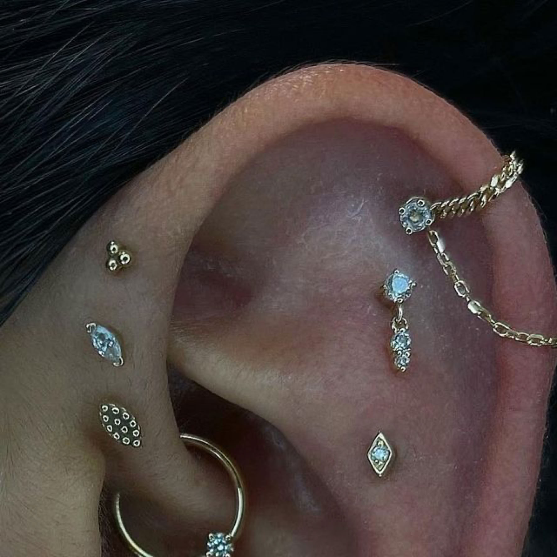 Hazte el piercing que quieres en Badalona. Aplicación segura, materiales de calidad y asesoramiento experto.