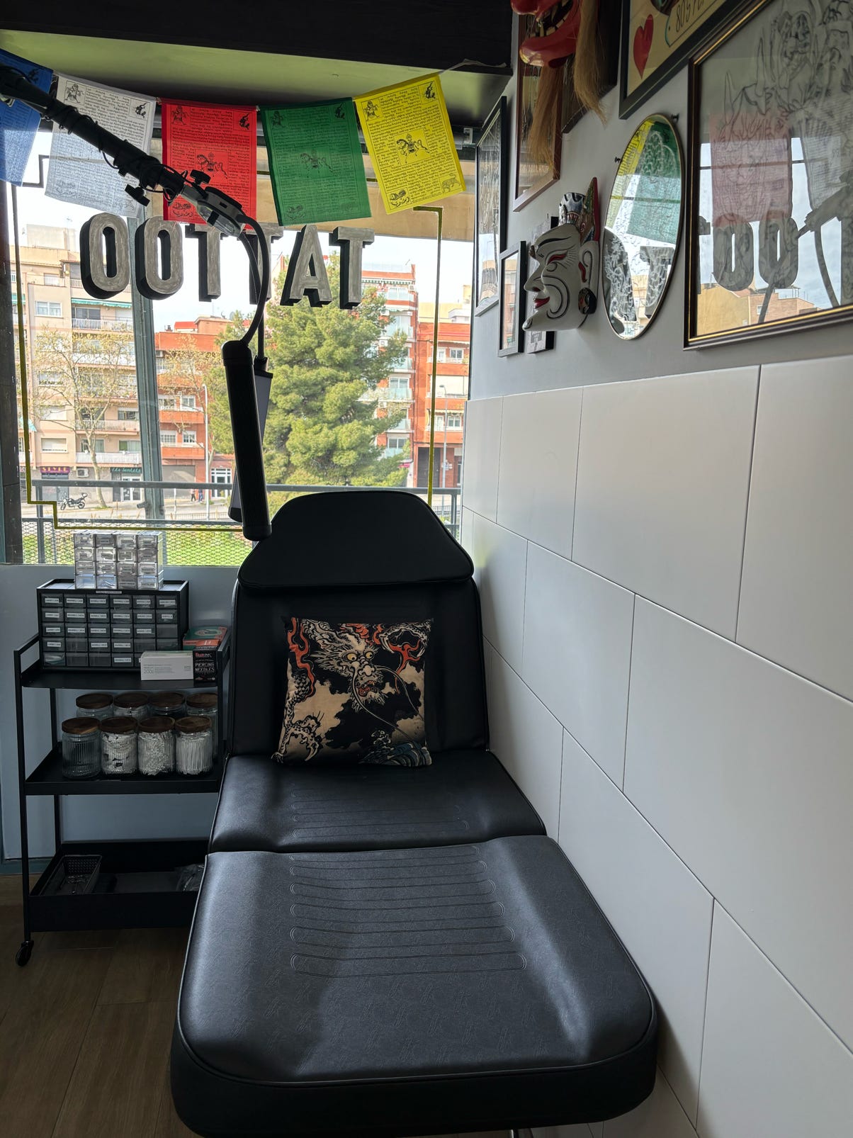 Estudio de tatuajes en Badalona. Diseños únicos, tatuadores profesionales y un espacio creado para el arte.