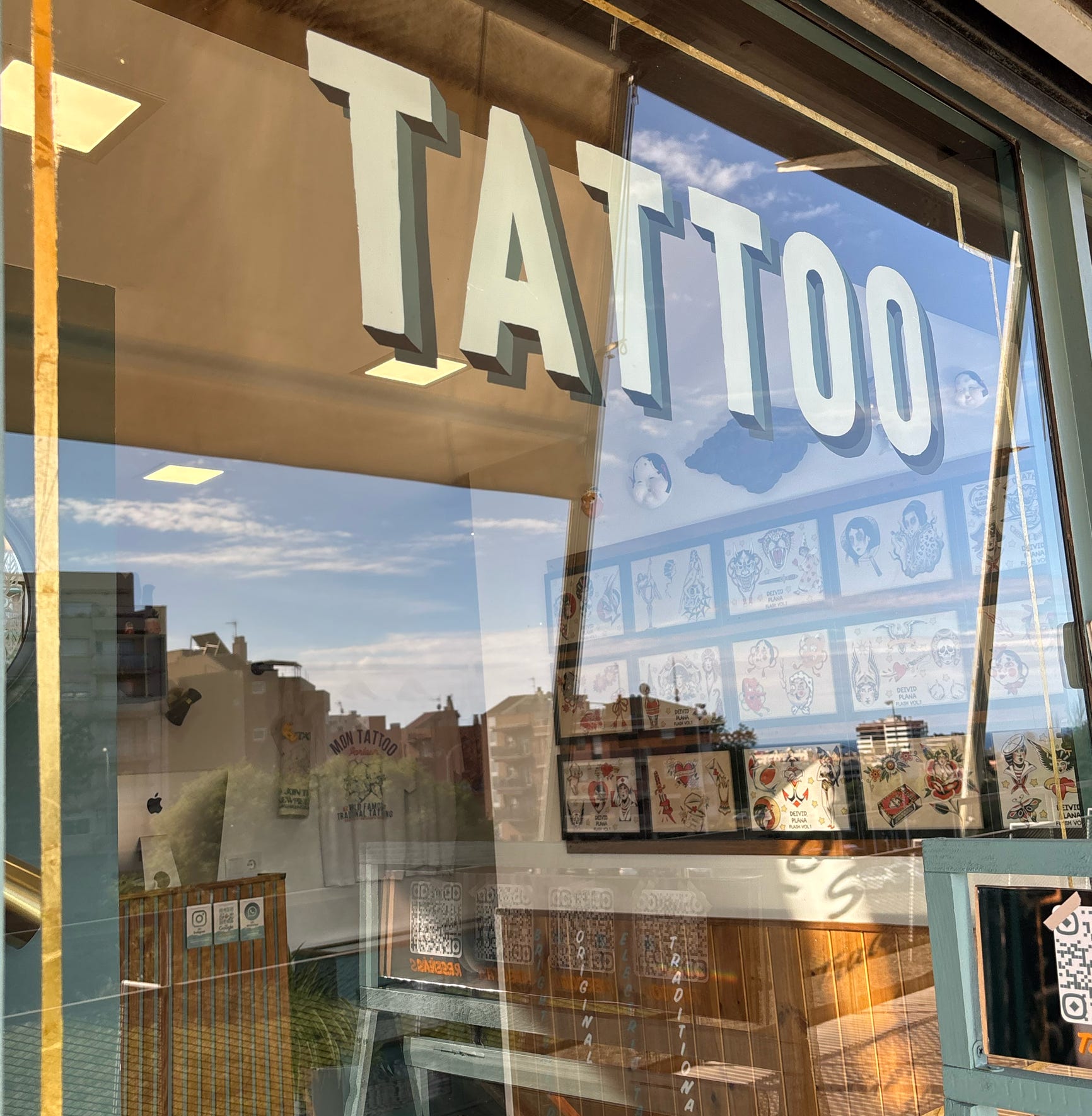  Estudio de tatuajes en Badalona. Especialistas en todos los estilos, con atención y calidad.